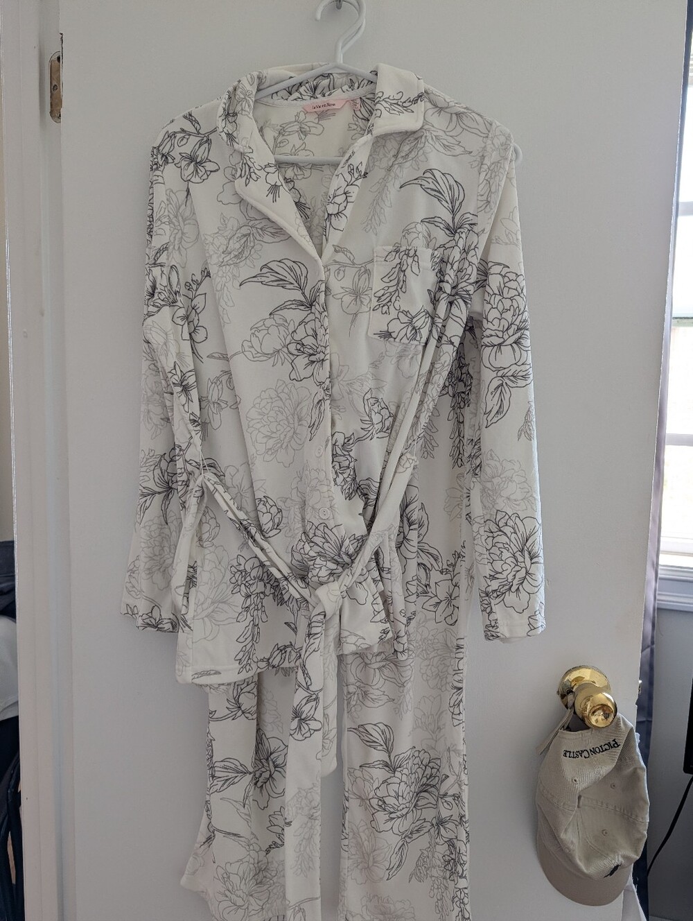 La Vie En Rose Luxury Collection Women's Pyjama Set